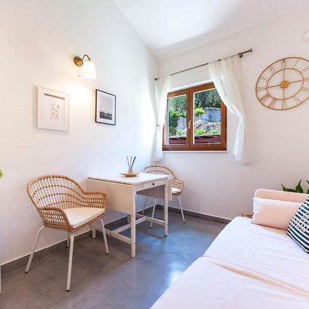 Couple Getaway Apartments Дубровник Екстер'єр фото